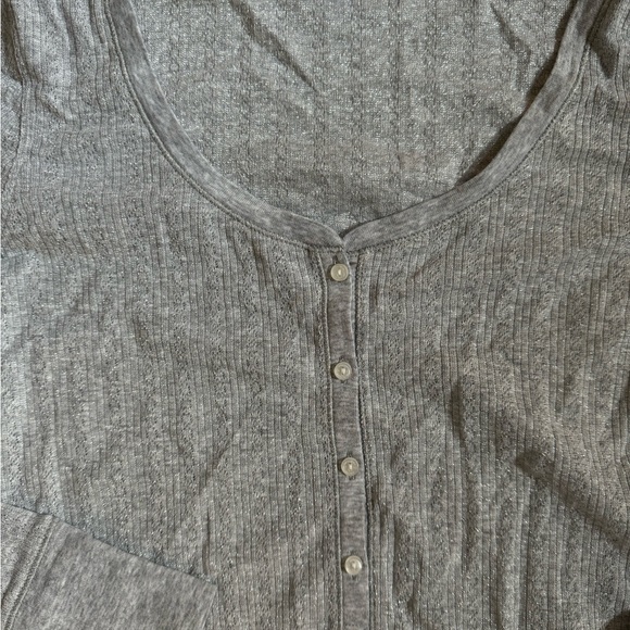 VICTORIA'S SECRET Henley Cotton Shirt. Long sleeve. Sparkle. NWT. Size: Medium - Picture 4 of 7